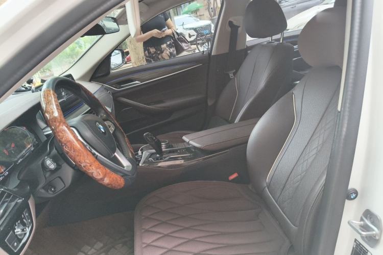 Used BMW 5 Series 2022 Updated 530Li xDrive Luxury Package Left Front Seat