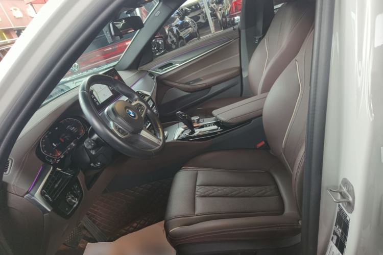 Used BMW 5 Series 2022 Restyled 530Li Leading Edition M Sport Package Left Front Seat