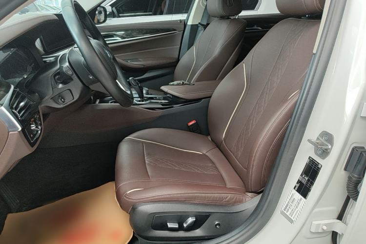 Used BMW 5 Series 2022 Restyled 525Li Luxury Package Left Front Seat