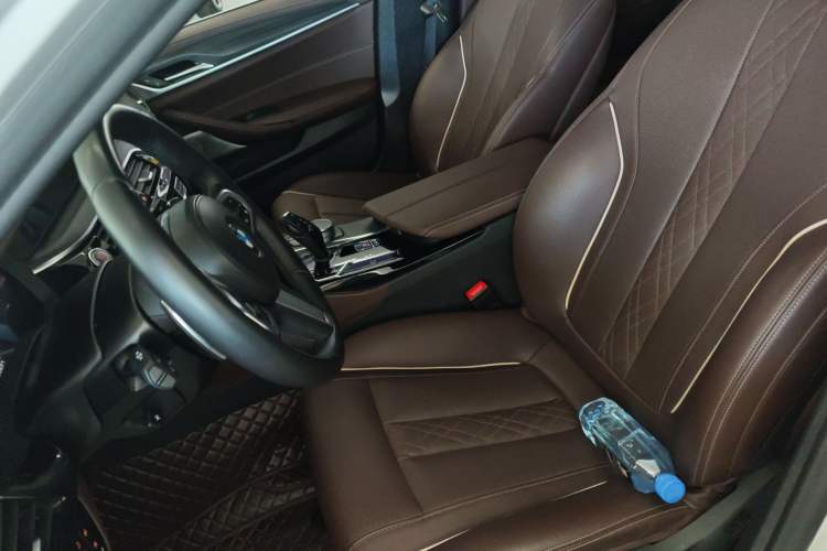 Used BMW 5 Series 2022 Revised Version 530Li xDrive M Sport Package Left Front Seat
