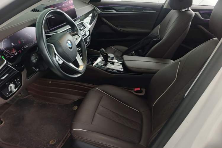 Used BMW 5 Series 2022 Restyled 525Li Luxury Package Left Front Seat