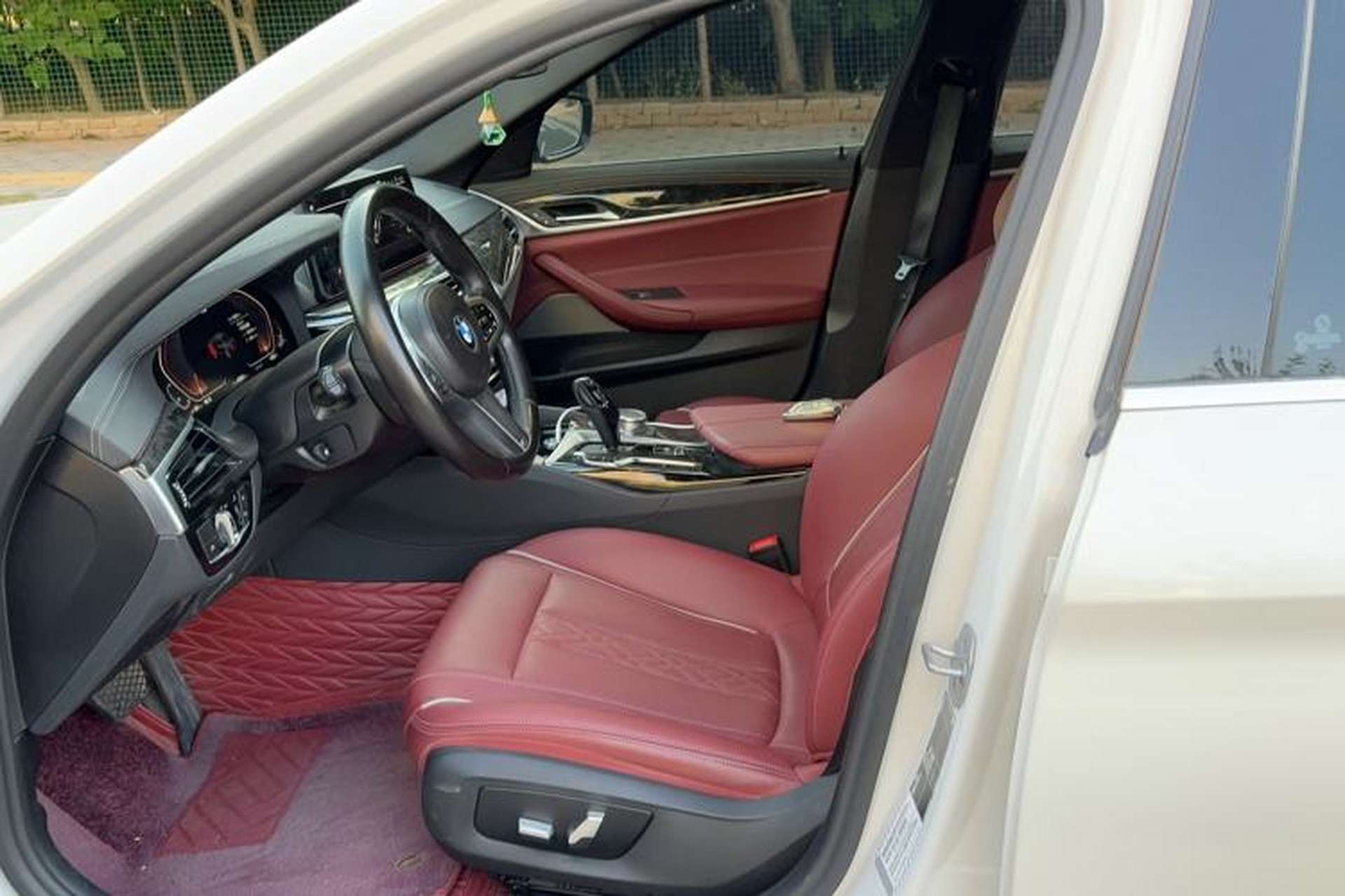 Used BMW 5 Series 2022 Restyled 525Li M Sport Package Left Front Seat