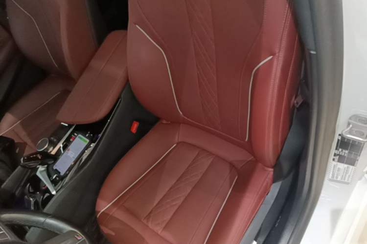 Used BMW 5 Series 2022 Second Facelift 525Li M Sport Package Left Front Seat