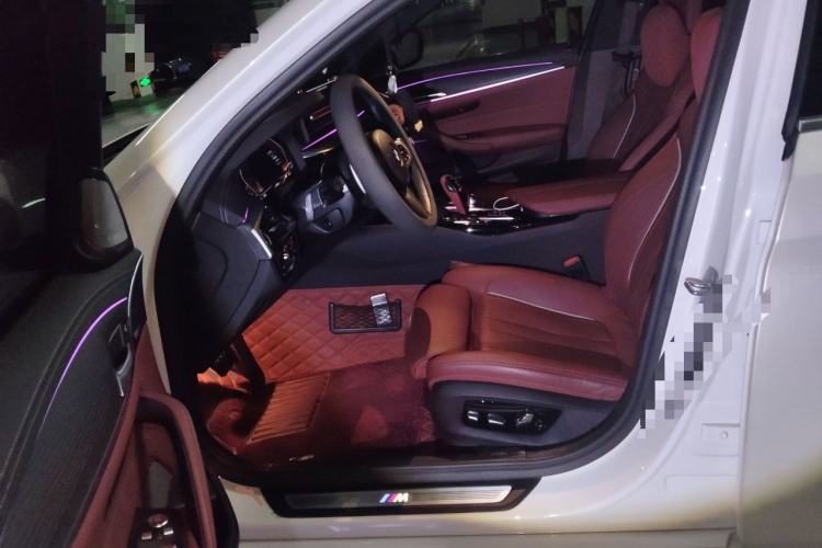 Used BMW 5 Series 2022 Second Facelift 530Li Luxury Version M Sport Package Left Front Seat