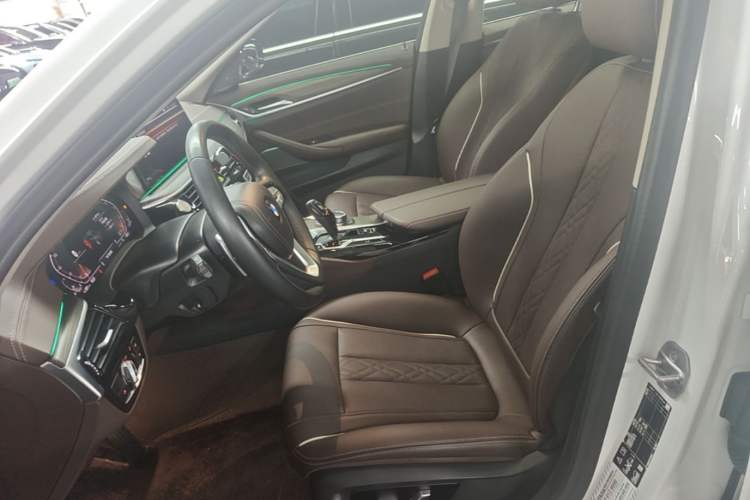 Used BMW 5 Series 2022 Updated 530Li xDrive Luxury Package Left Front Seat
