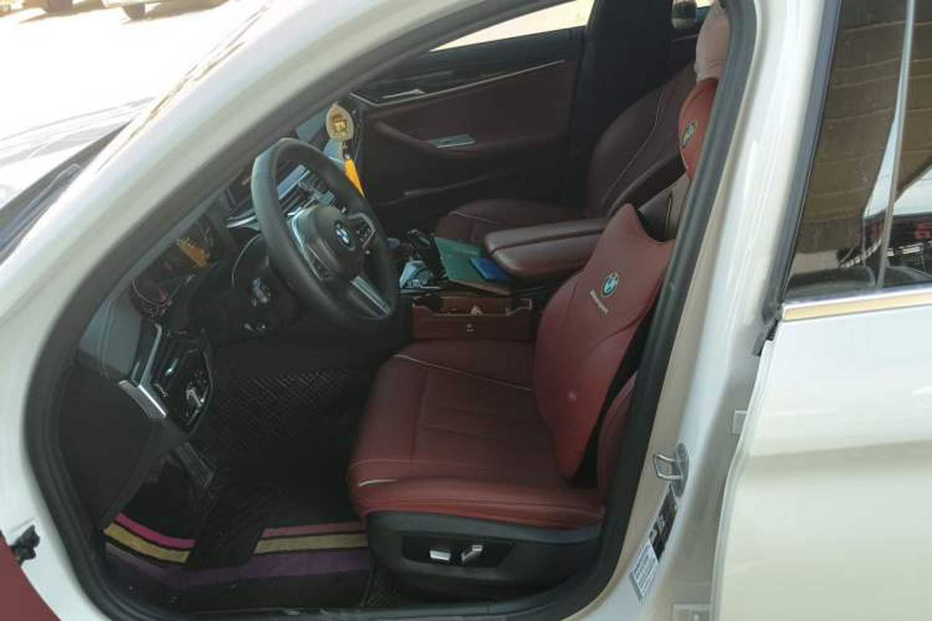 Used BMW 5 Series 2022 Restyled 530Li Leading Edition M Sport Package Left Front Seat