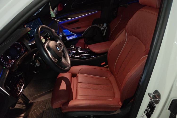 Used BMW 5 Series 2022 530Li Luxury Edition M Sport Package Left Front Seat