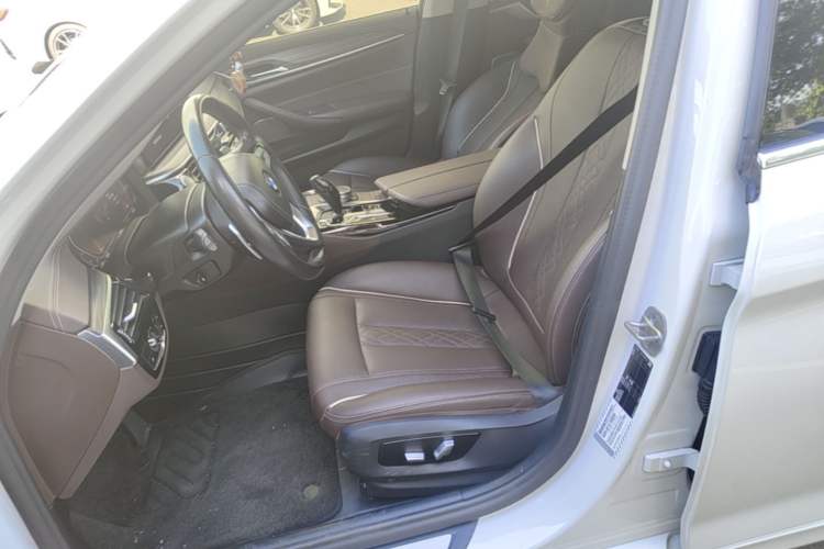 Used BMW 5 Series 2022 530Li Leading Luxury Package Left Front Seat