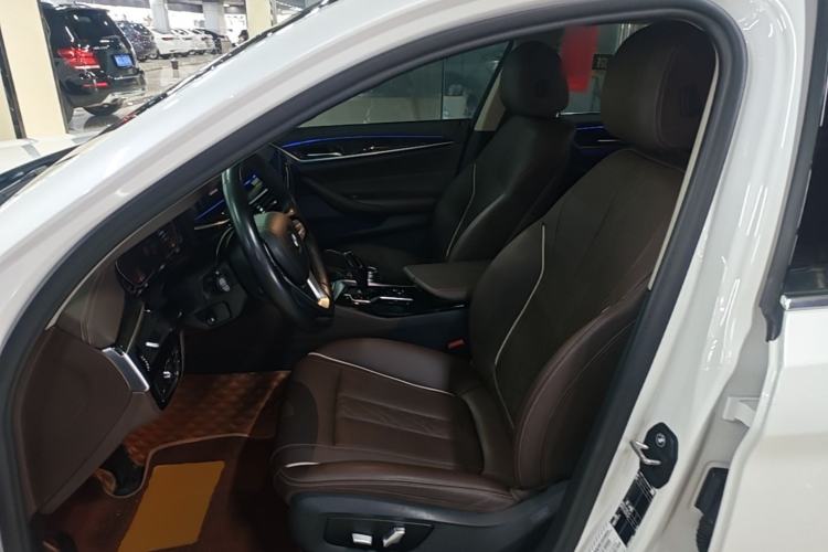 Used BMW 5 Series 2022 Restyled 525Li Luxury Package Left Front Seat