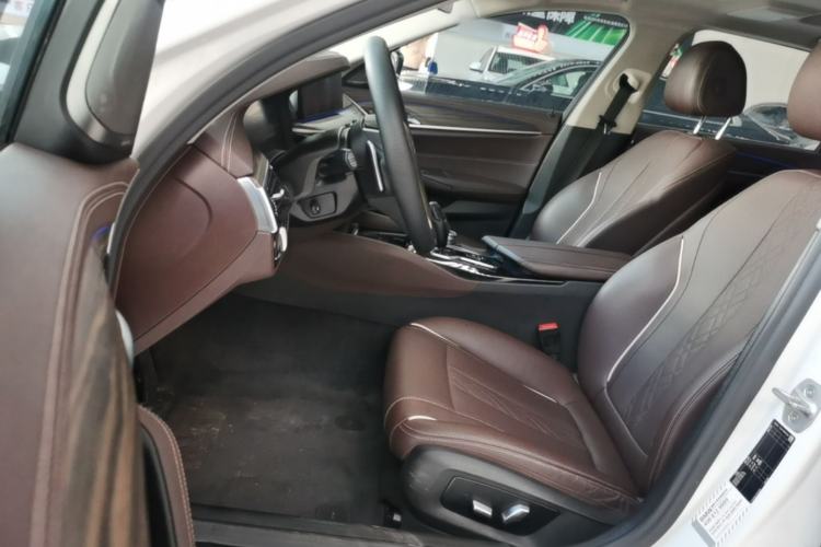 Used BMW 5 Series 2022 Updated 530Li Leading Edition Luxury Package Left Front Seat