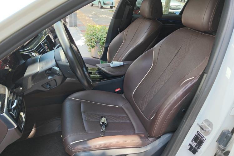 Used BMW 5 Series 2022 Restyled 525Li M Sport Package Left Front Seat