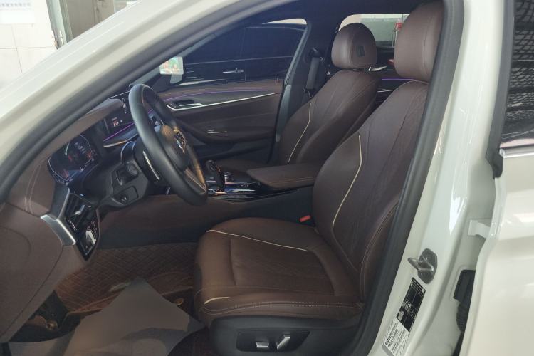Used BMW 5 Series 2022 Restyled 530Li Leading Edition M Sport Package Left Front Seat