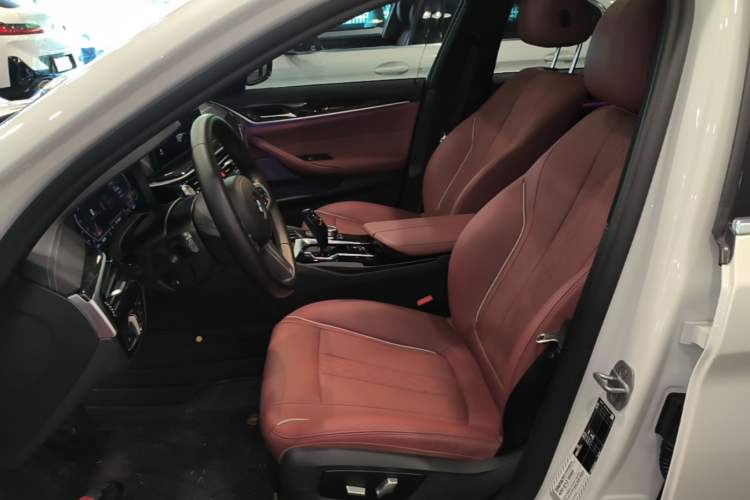 Used BMW 5 Series 2022 Restyled 525Li M Sport Package Left Front Seat