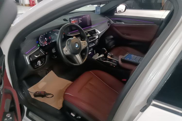 Used BMW 5 Series 2022 Second Facelift 530Li xDrive M Sport Package Left Front Seat