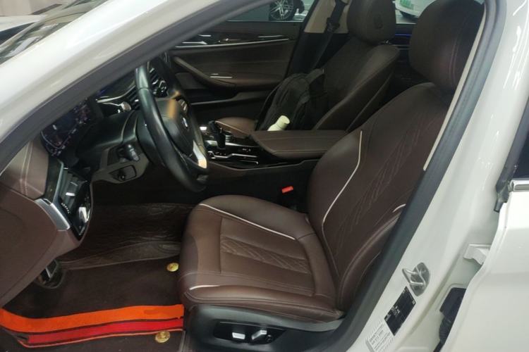 Used BMW 5 Series 2022 Restyled 525Li Luxury Package Left Front Seat
