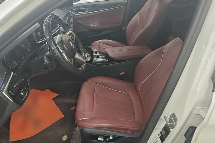 Used BMW 5 Series 2022 Restyled 530Li Leading Edition M Sport Package Left Front Seat