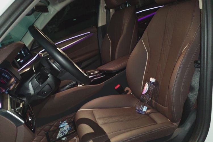 Used BMW 5 Series 2022 Second Facelift 530Li Leading Edition Luxury Package Left Front Seat