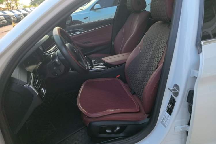 Used BMW 5 Series 2022 Second Facelift 525Li M Sport Package Left Front Seat