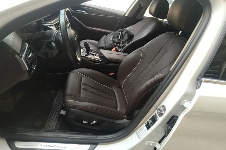 Used BMW 5 Series 2022 Second Facelift 525Li Luxury Package Left Front Seat