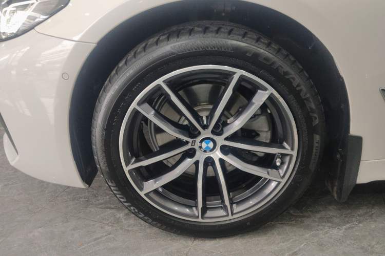 Used BMW 5 Series 2022 Restyled 525Li M Sport Package Left Front Wheel Hub