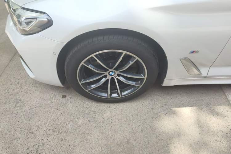 Used BMW 5 Series 2022 Second Facelift 525Li M Sport Package Left Front Wheel Hub