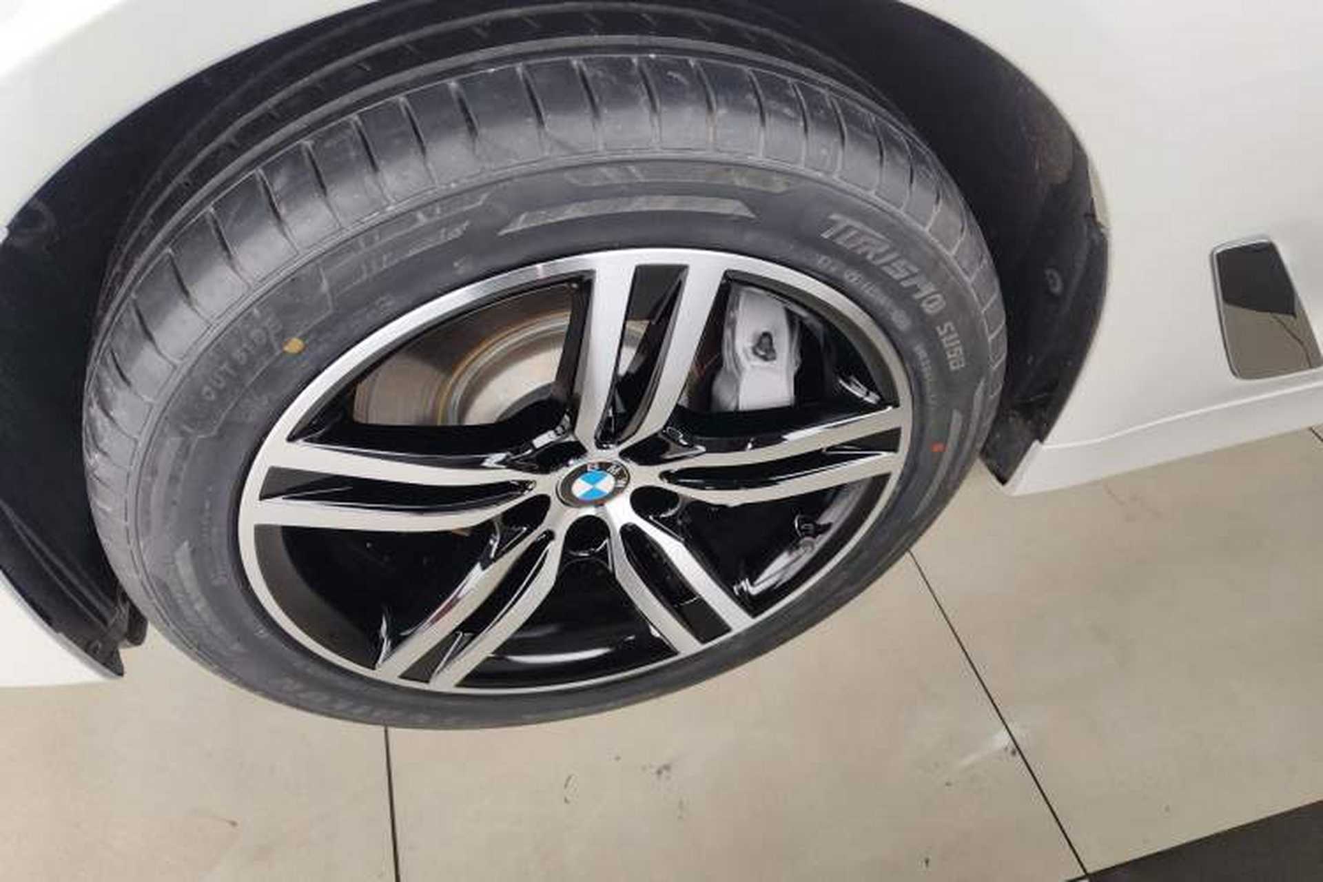 Used BMW 5 Series 2022 Second Facelift 530Li Leading Edition Luxury Package Left Front Wheel Hub