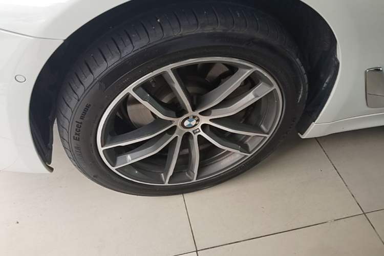 Used BMW 5 Series 2022 Restyled 525Li M Sport Package Left Front Wheel Hub