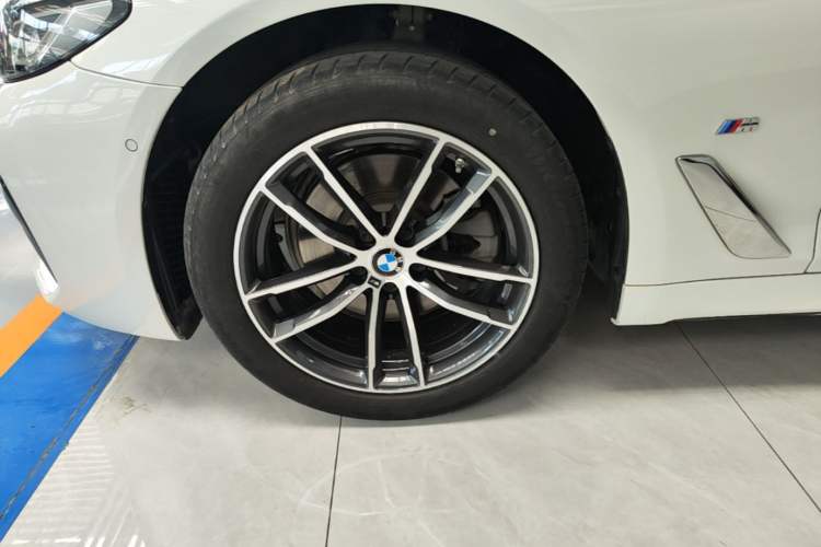 Used BMW 5 Series 2022 Restyled 525Li M Sport Package Left Front Wheel Hub