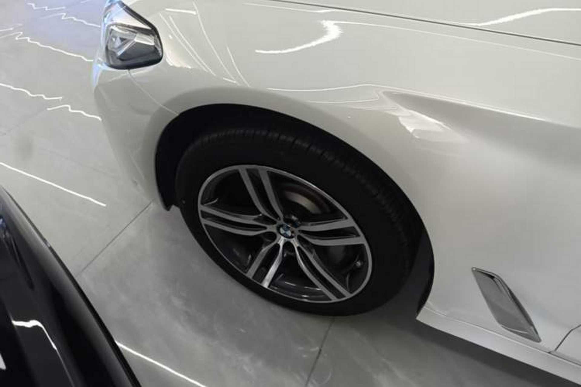 Used BMW 5 Series 2022 Updated 530Li Leading Edition Luxury Package Left Front Wheel Hub