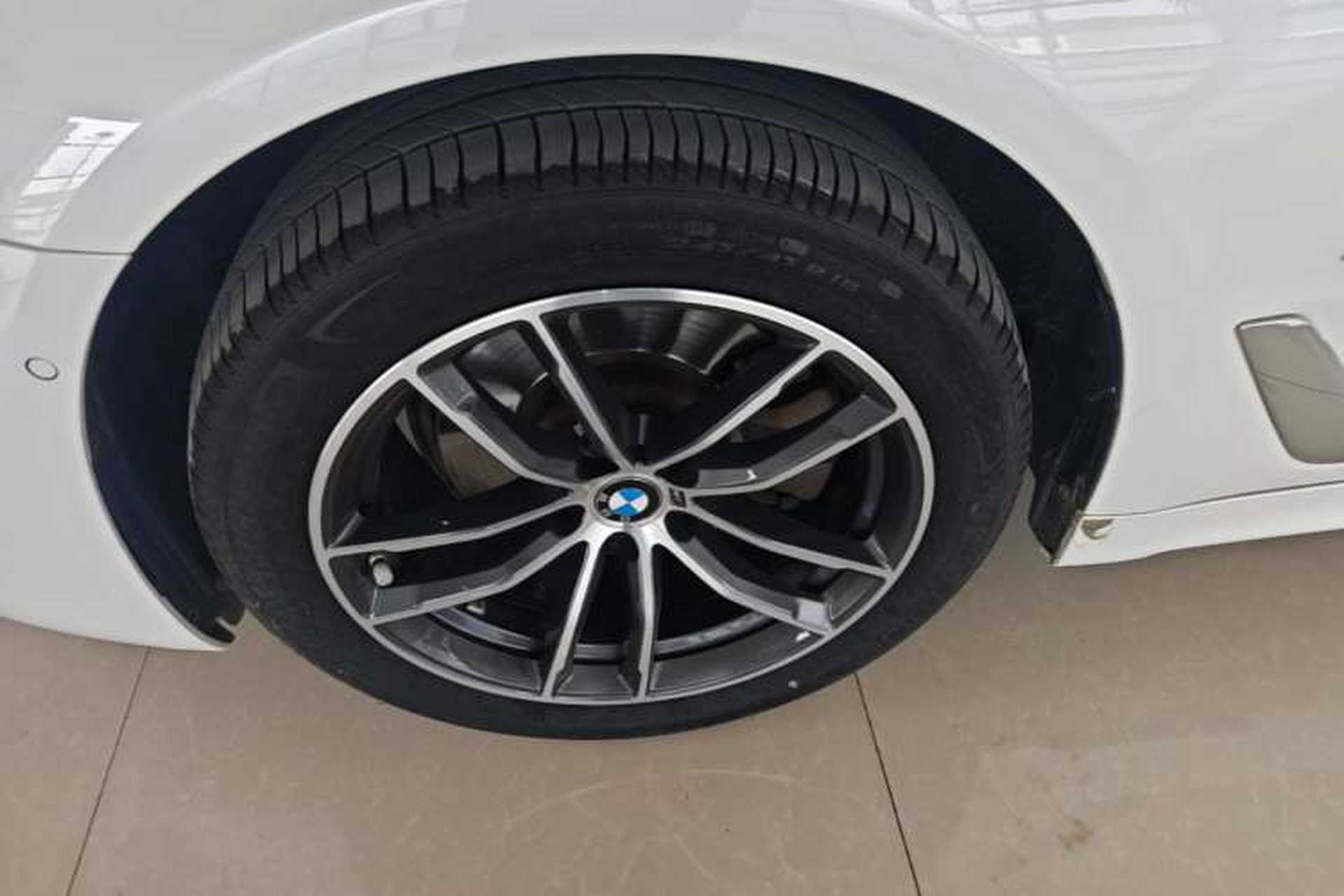Used BMW 5 Series 2022 Second Facelift 525Li M Sport Package Left Front Wheel Hub