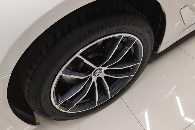 Used BMW 5 Series 2022 Restyled 525Li M Sport Package Left Front Wheel Hub