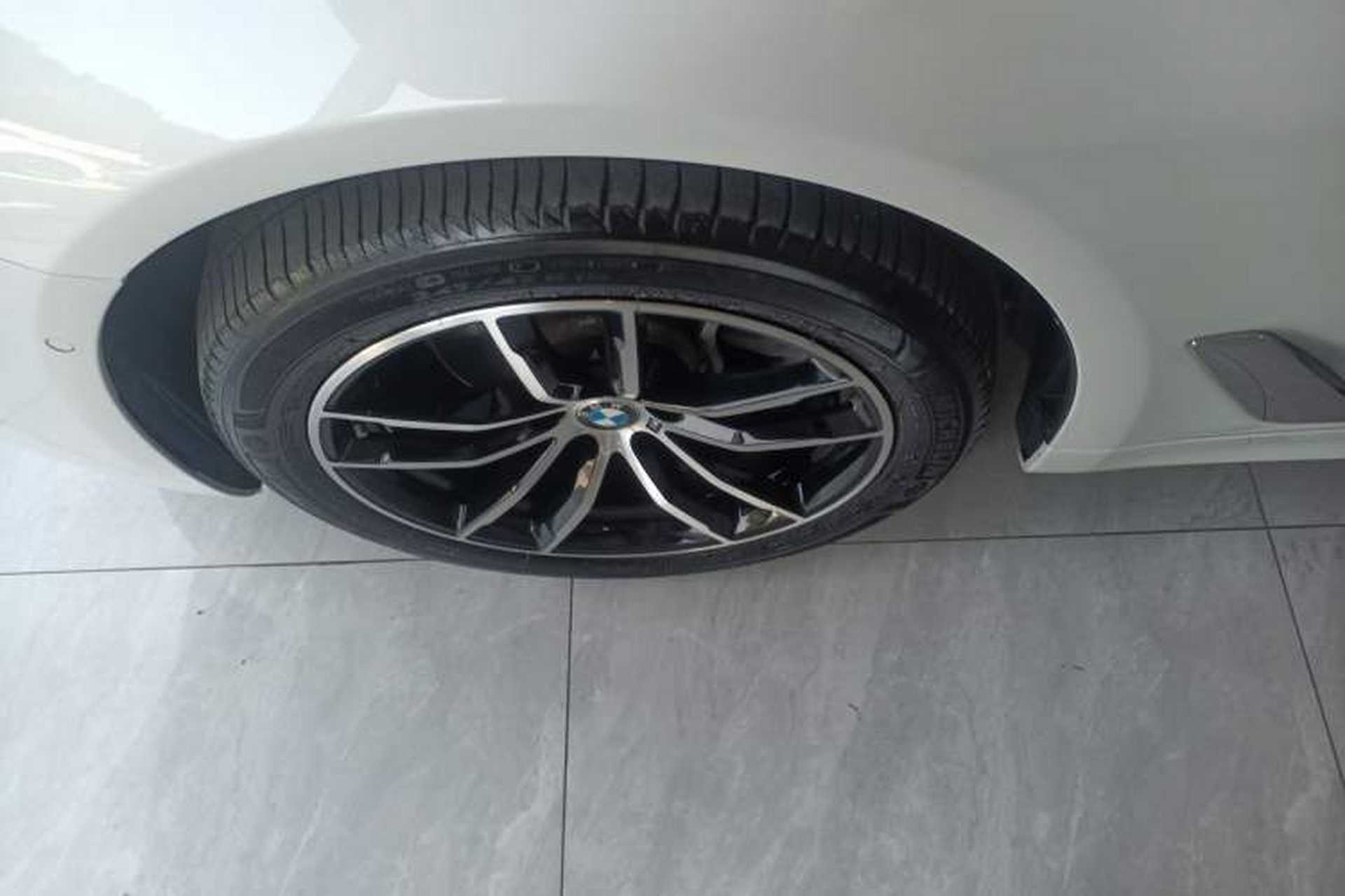 Used BMW 5 Series 2022 Second Facelift 525Li M Sport Package Left Front Wheel Hub