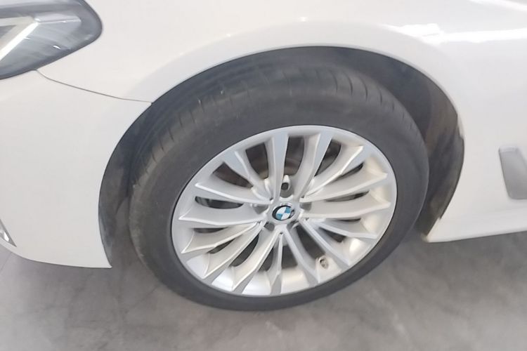 Used BMW 5 Series 2022 Restyled 525Li Luxury Package Left Front Wheel Hub