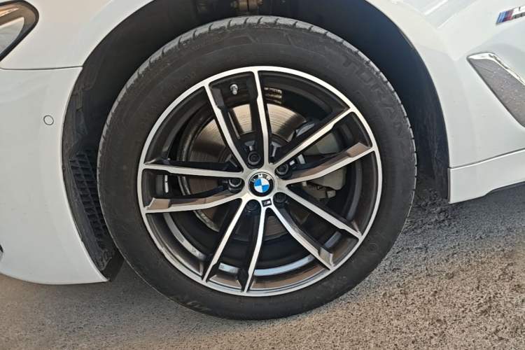 Used BMW 5 Series 2022 Restyled 525Li M Sport Package Left Front Wheel Hub