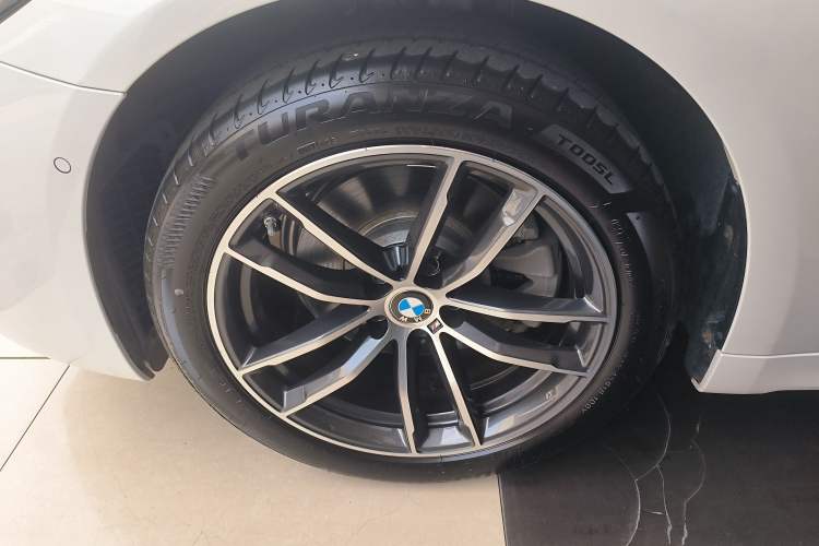 Used BMW 5 Series 2022 Restyled 525Li M Sport Package Left Front Wheel Hub