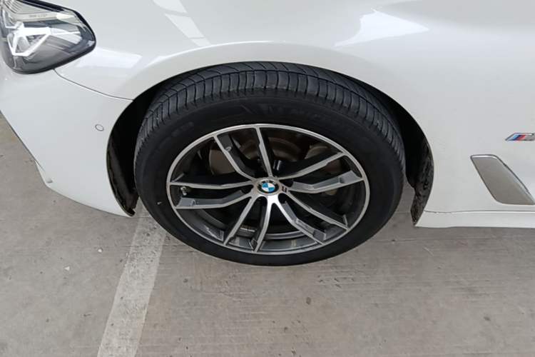 Used BMW 5 Series 2022 Restyled 525Li M Sport Package Left Front Wheel Hub