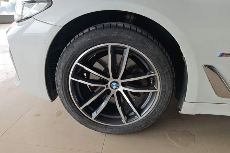 Used BMW 5 Series 2022 Restyled 525Li M Sport Package Left Front Wheel Hub