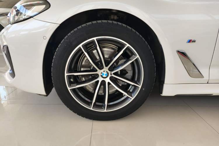 Used BMW 5 Series 2022 Second Facelift 525Li M Sport Package Left Front Wheel Hub
