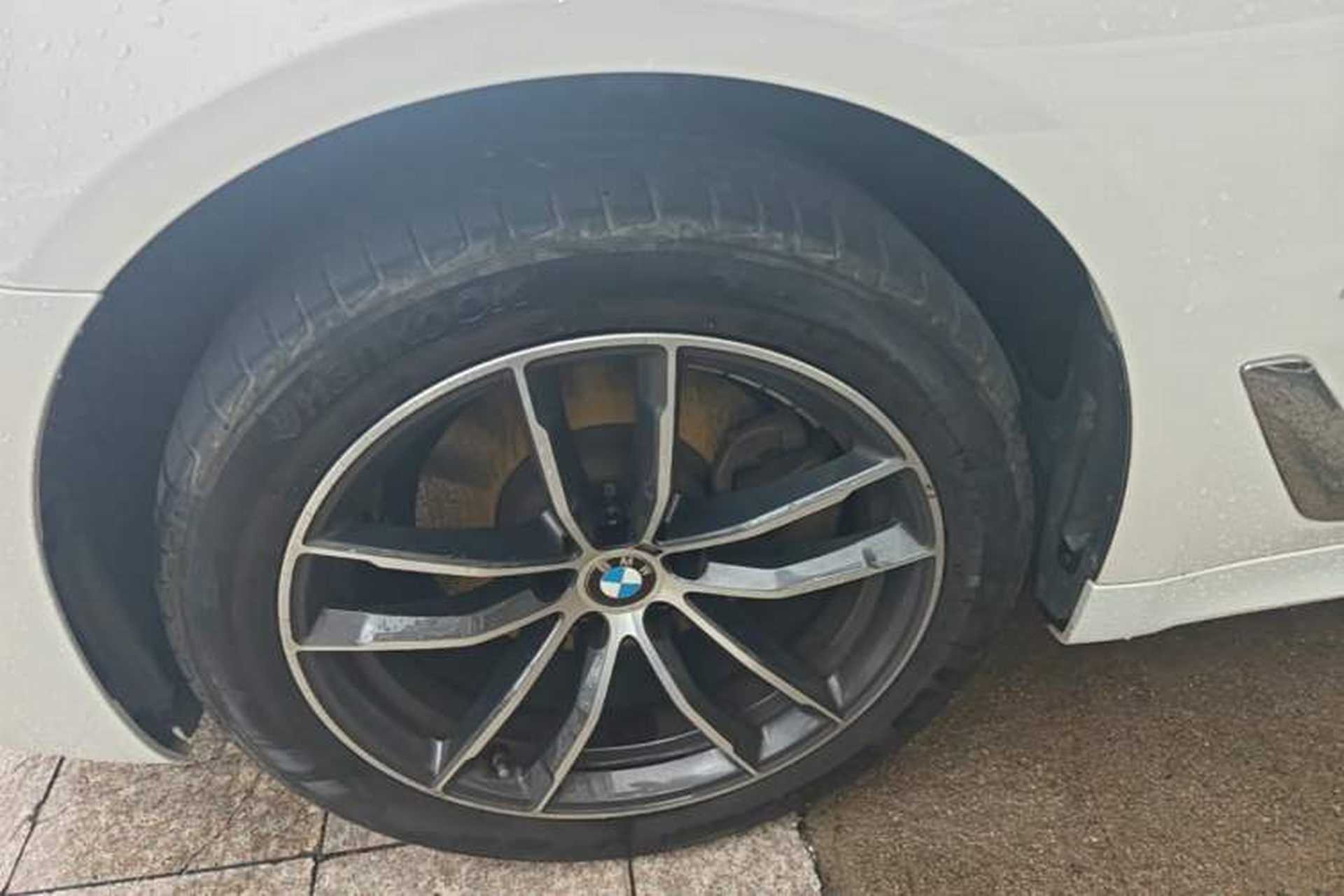 Used BMW 5 Series 2022 Second Facelift 525Li M Sport Package Left Front Wheel Hub