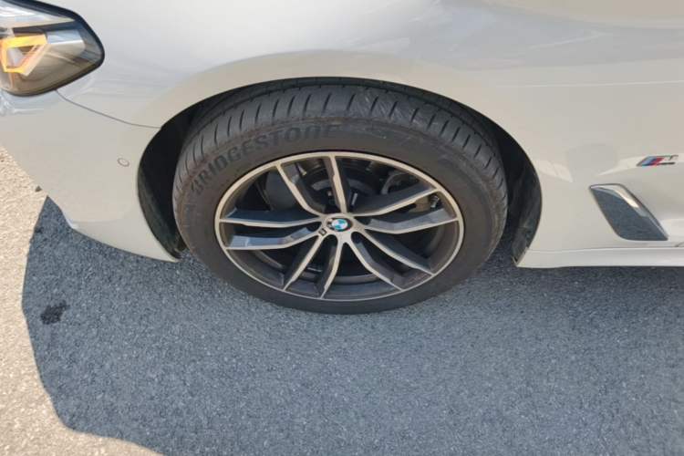 Used BMW 5 Series 2022 Second Facelift 525Li M Sport Package Left Front Wheel Hub