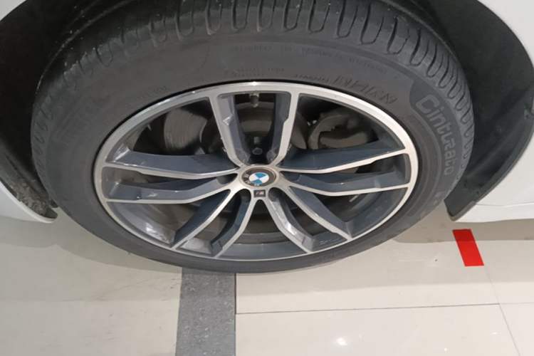 Used BMW 5 Series 2022 Second Facelift 525Li M Sport Package Left Front Wheel Hub
