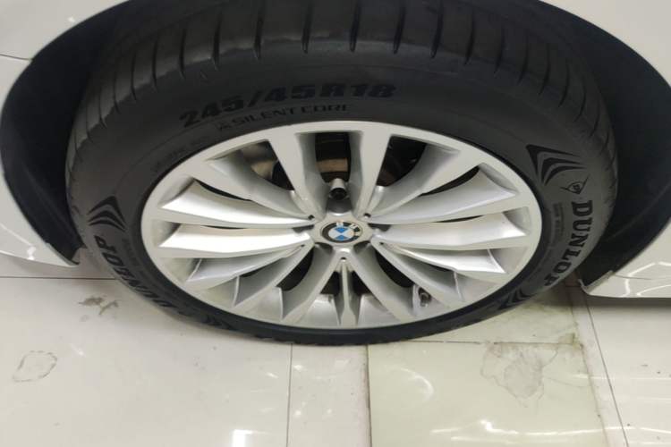 Used BMW 5 Series 2022 Restyled 525Li Luxury Package Left Front Wheel Hub