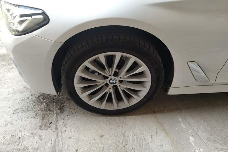Used BMW 5 Series 2022 Second Facelift 525Li Luxury Package Left Front Wheel Hub