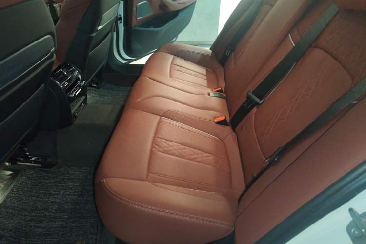 Used BMW 5 Series 2022 Restyled 530Li Luxury Edition M Sport Package Left Rear Seat