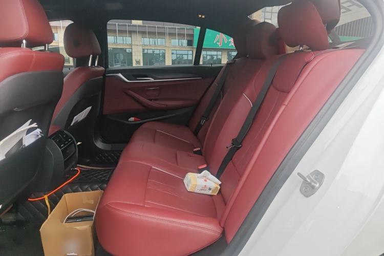 Used BMW 5 Series 2022 Restyled 530Li Leading Edition M Sport Package Left Rear Seat