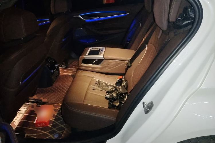 Used BMW 5 Series 2022 Updated 530Li Luxury Edition Premium Package Left Rear Seat