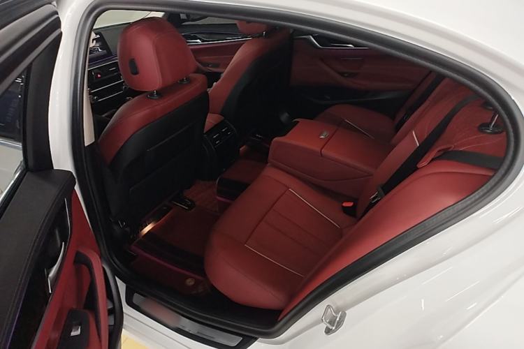 Used BMW 5 Series 2022 Second Facelift 525Li Luxury Package Left Rear Seat