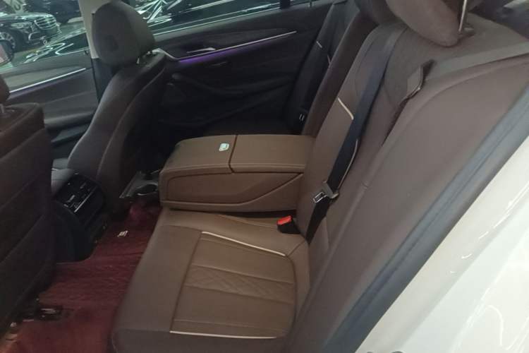 Used BMW 5 Series 2022 Updated 530Li Leading Edition Luxury Package Left Rear Seat
