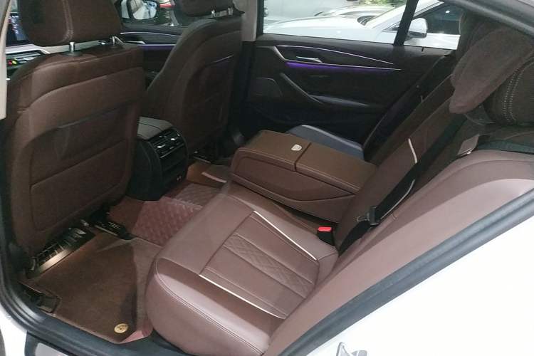 Used BMW 5 Series 2022 Updated 530Li xDrive Luxury Package Left Rear Seat