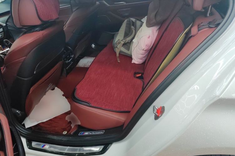 Used BMW 5 Series 2022 Restyled 530Li Leading Edition M Sport Package Left Rear Seat